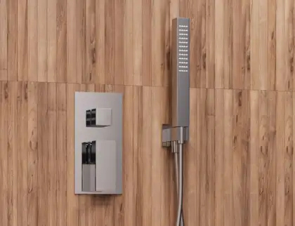 Душевая система CORSAN ADOUR CHROME + BOX скрытого монтажа (Z01MCH) Душевая система CORSAN ADOUR CHROME + BOX скрытого монтажа (Z01MCH)