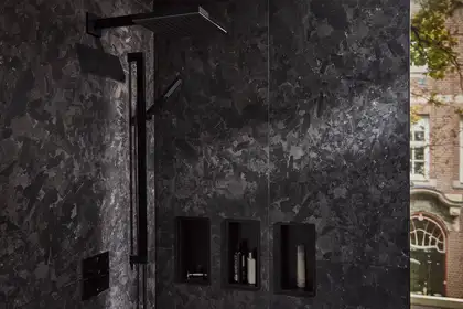 Термостат на 2 потребителя со встроенной защитной комбинацией EN 1717 Hansgrohe ShowerSelect Comfort E (цвет - чёрный матовый) 15578670