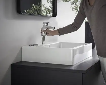 Смеситель для раковины 70 Hansgrohe Logis (цвет - хром), со сливным клапаном Push-Open 71077000