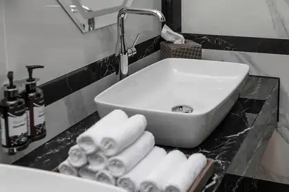 Змішувач для раковини L-розміру Grohe Essence New (23541001)