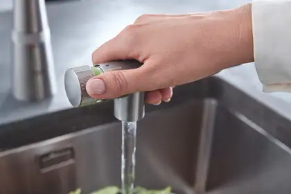 Змішувач для кухні з висувним виливом Grohe Zedra SmartControl (31593DC2)