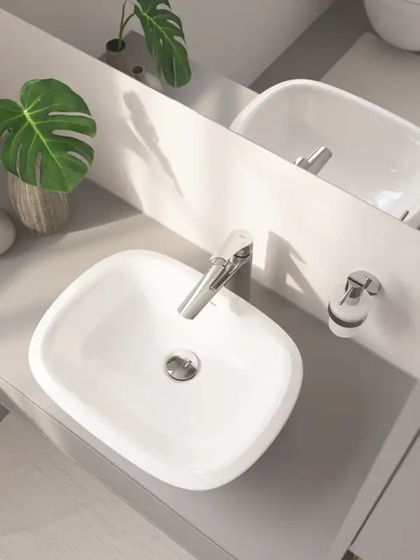 Дозатор рідкого мила Grohe Essentials New (40448001) Дозатор рідкого мила Grohe Essentials New (40448001)