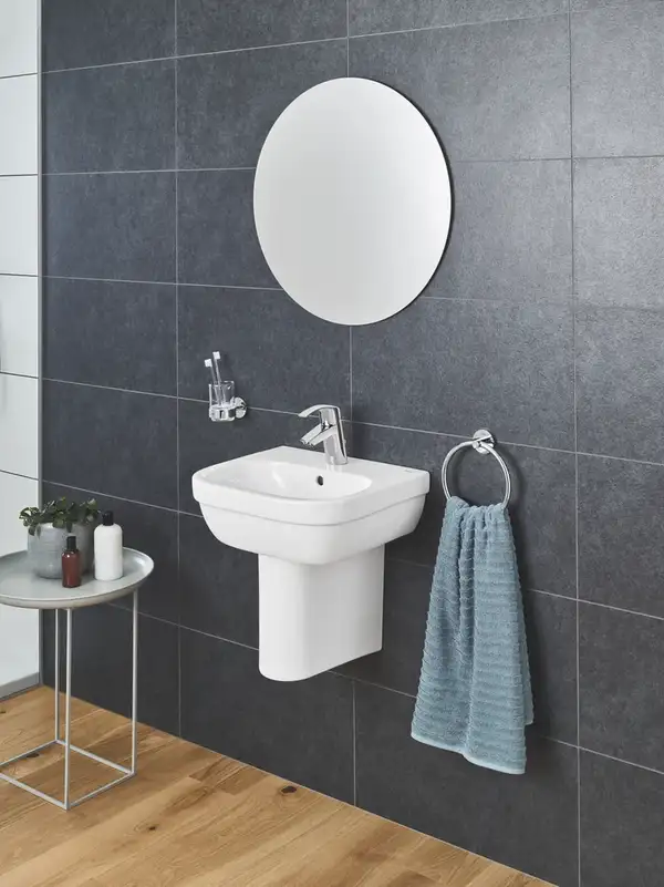 Дозатор рідкого мила Grohe Essentials New (40448001) Дозатор рідкого мила Grohe Essentials New (40448001)