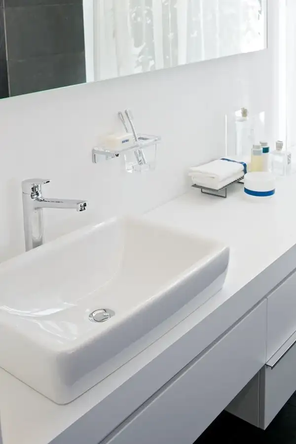 Раковина накладная на столешницу 60 х 40 см Laufen Pro S (H8169520001121) фото 4 Aquada.com.ua Раковина накладная на столешницу 60 х 40 см Laufen Pro S (H8169520001121) фото 4 Aquada.com.ua