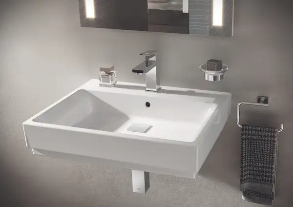 Тримач для аксесуарів Grohe Essentials Cube New (40508001)