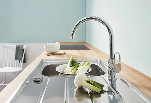 Смеситель для кухни Grohe Bau Flow (цвет - хром) (31230001) фото 2 Aquada.com.ua Смеситель для кухни Grohe Bau Flow (цвет - хром) (31230001) фото 2 Aquada.com.ua