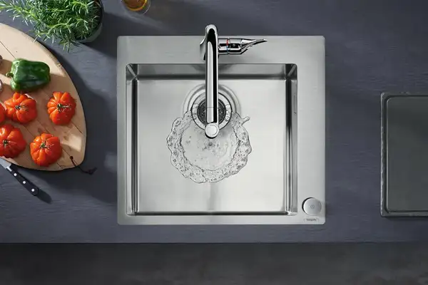Смеситель для кухни Hansgrohe Metris Select 320 2jet, sBox (цвет - хром), с вытяжным душем (73806000) фото 5 Aquada.com.ua Смеситель для кухни Hansgrohe Metris Select 320 2jet, sBox (цвет - хром), с вытяжным душем (73806000) фото 5 Aquada.com.ua