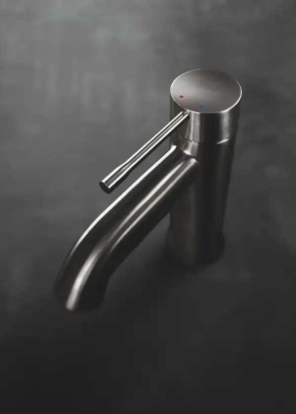 Смеситель для раковины Grohe Essence S-Size (цвет - тёмный графит, матовый), с донным клапаном (23589AL1) фото 2 Aquada.com.ua