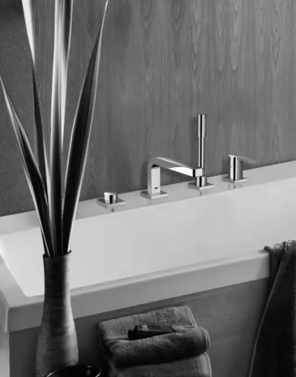 Смеситель однорычажный на борт ванны на 4 отверстия Grohe Lineare (цвет - хром) (19577001) фото 6 Aquada.com.ua