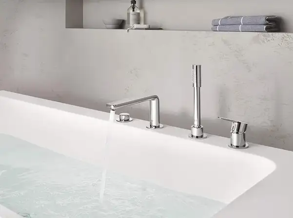 Смеситель однорычажный на борт ванны на 4 отверстия Grohe Lineare (цвет - хром) (19577001) фото 7 Aquada.com.ua