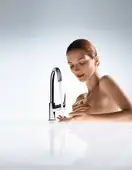 Смеситель для раковины 210, поворотный излив Hansgrohe Logis (цвет - хром), без донного клапана 71131000