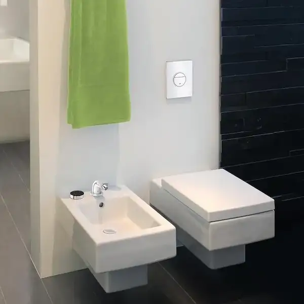 Накладна панель змиву для унітазу GROHE Ondus (38766000) Накладна панель змиву для унітазу GROHE Ondus (38766000)