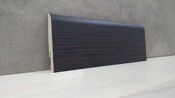 Плінтус 70x16x2400 з МДФ, з ефектом пор дерева 154, Lucciano, Італія (3DMC70X16154P)