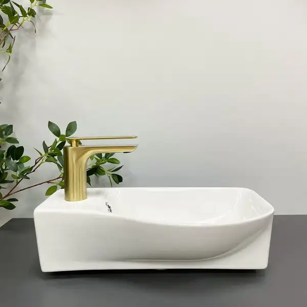 Умывальник (раковина) VBI APRILIA WHITE подвесной (VBI-015606) Умывальник (раковина) VBI APRILIA WHITE подвесной (VBI-015606)