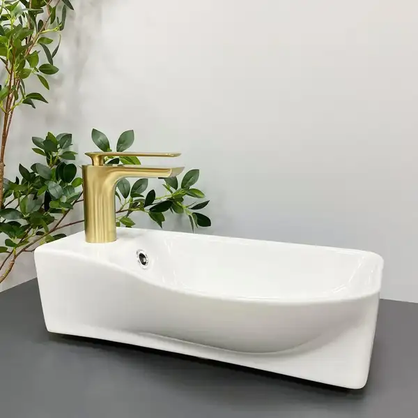 Умывальник (раковина) VBI APRILIA WHITE подвесной (VBI-015606) Умывальник (раковина) VBI APRILIA WHITE подвесной (VBI-015606)
