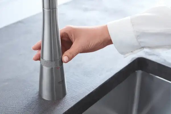 Змішувач для кухні з висувним виливом Grohe Zedra SmartControl (31593DC2) Змішувач для кухні з висувним виливом Grohe Zedra SmartControl (31593DC2)