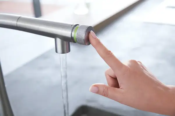 Змішувач для кухні з висувним виливом Grohe Zedra SmartControl (31593DC2) Змішувач для кухні з висувним виливом Grohe Zedra SmartControl (31593DC2)