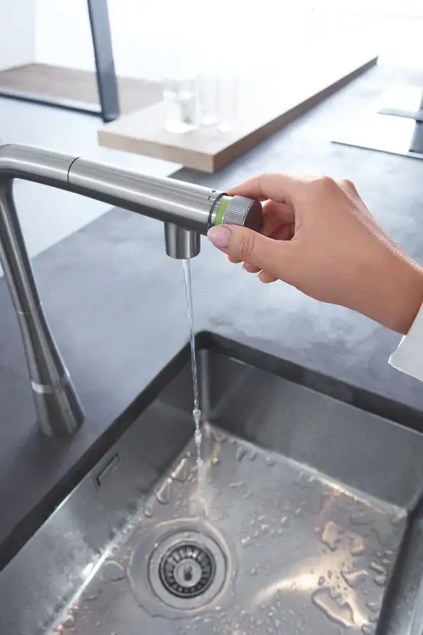 Змішувач для кухні з висувним виливом Grohe Zedra SmartControl (31593DC2) Змішувач для кухні з висувним виливом Grohe Zedra SmartControl (31593DC2)
