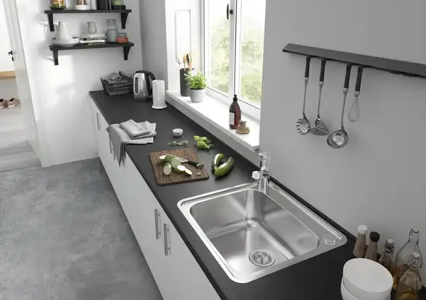 Кухонный смеситель 150, с вытяжным изливом, 1jet sBox Hansgrohe Focus M42 (цвет - хром) 71829000