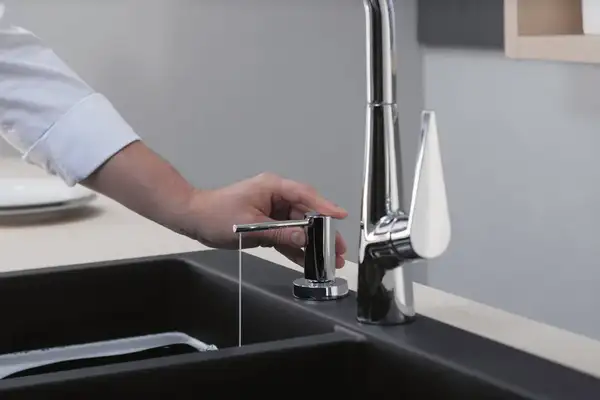 Смеситель для кухни 300 Hansgrohe Talis Select M51, с вытяжным изливом, 1jet, sBox (цвет - хром) 73853000
