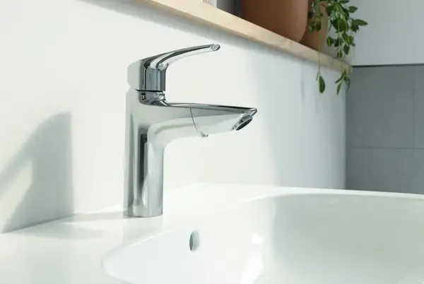 Змішувач для раковини з висувним виливом Grohe Eurosmart New (23976003) Змішувач для раковини з висувним виливом Grohe Eurosmart New (23976003)