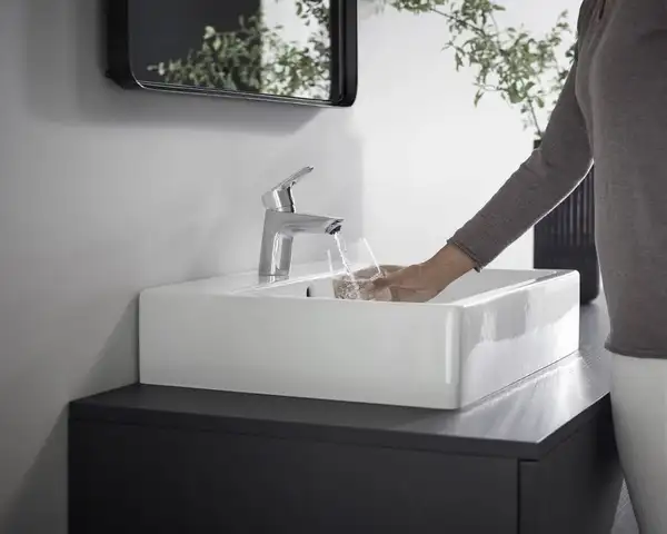 Смеситель для раковины 70 Hansgrohe Logis (цвет - хром), со сливным клапаном Push-Open 71077000