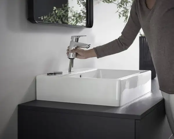 Смеситель для раковины 70 Hansgrohe Logis (цвет - хром), со сливным клапаном Push-Open 71077000