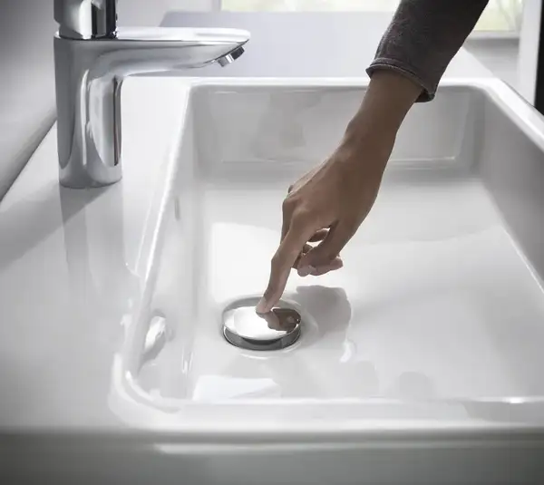 Смеситель для раковины 70 Hansgrohe Logis (цвет - хром), со сливным клапаном Push-Open 71077000