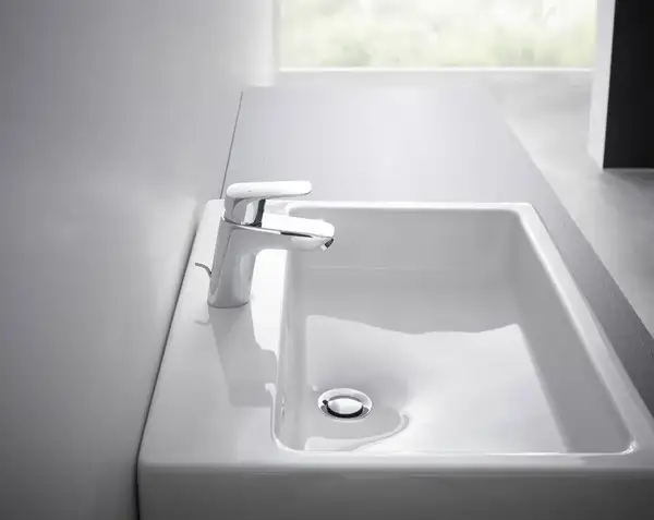 Смеситель для раковины 70 Hansgrohe Logis (цвет - хром), с металлическим сливным гарнитуром 71170000