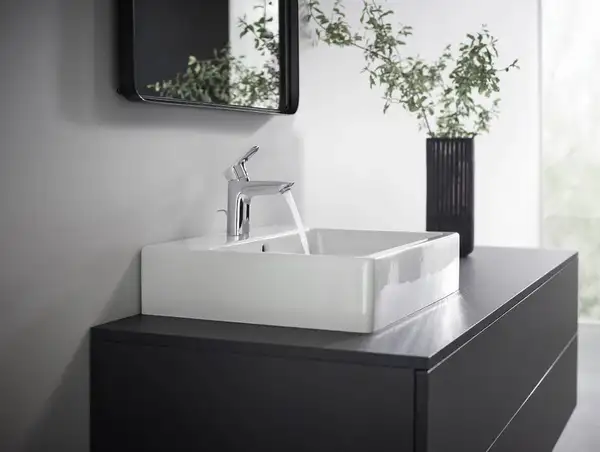Смеситель для раковины 100 Hansgrohe Logis (цвет - хром), с металлическим сливным гарнитуром 71171000