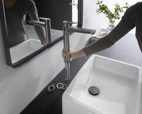 Смеситель для раковины высокий Hansgrohe Talis E (цвет - шлифованный чёрный хром), без донного клапана 71717340