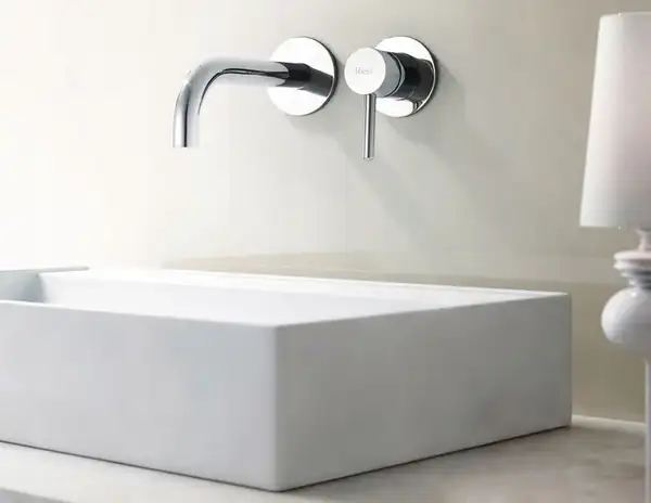 Смеситель для раковины (умывальника) REA LUNGO CHROM + BOX хром настенный скрытого монтажа (REA-B0521)