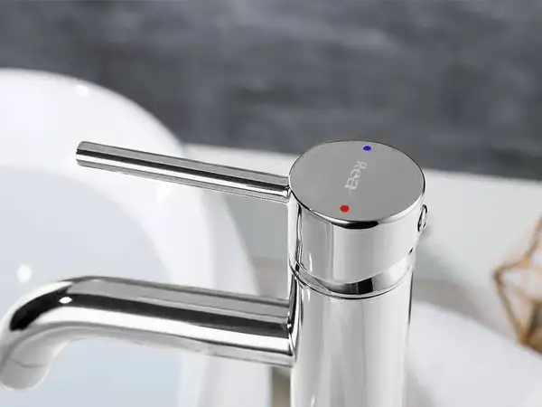 Смеситель для раковины (умывальника) REA LUNGO CHROME хром высокий (REA-B4104)
