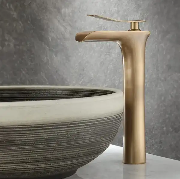 Смеситель для раковины (умывальника) REA LAGUNA ANTIQUE BRUSHED GOLD высокий (REA-B8120)