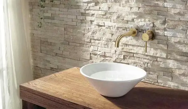 Смеситель для раковины (умывальника) REA LUNGO BRUSHED GOLD скрытого монтажа (REA-B8652)