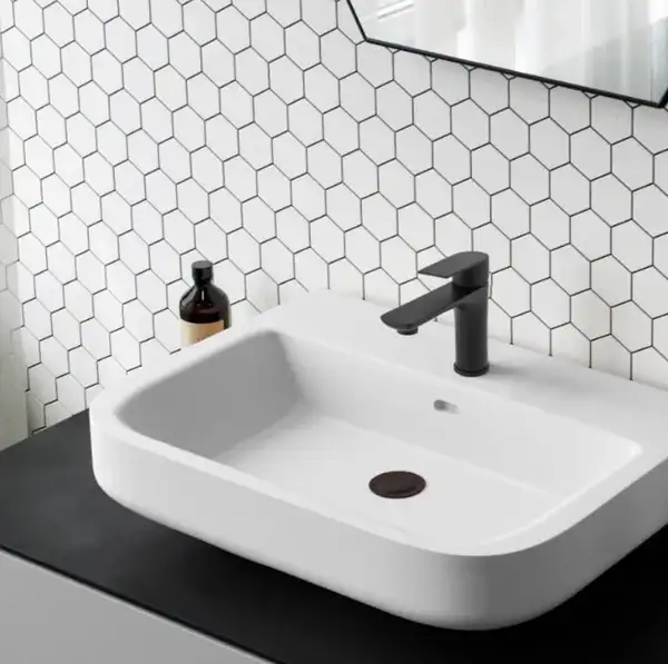 Змішувач для раковини (умивальника) Yoka HUMA 24 BLACK чорний низький (BU.HUMA-24-BLK)