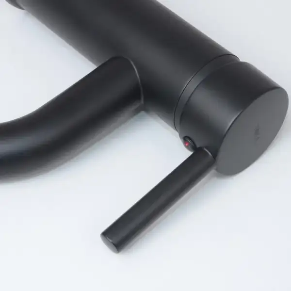 Змішувач для раковины (умивальника) Yoka SPA 24 BLACK черный низький (BU.SPA 24 BLK)