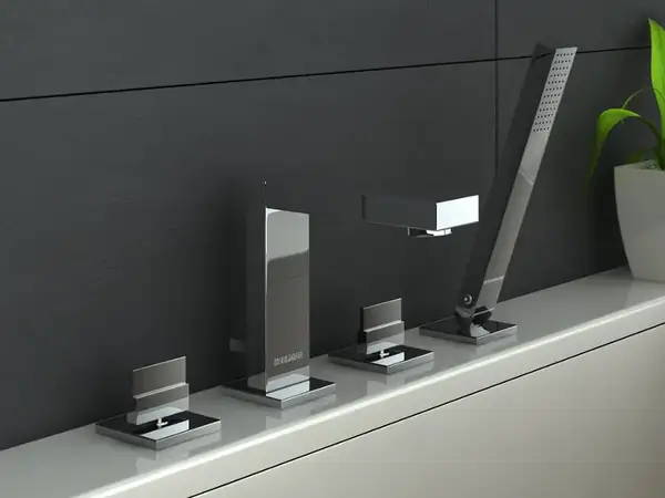 Смеситель для ванны KOHLMAN EXCELENT CHROME на борт ванны (QB240H)